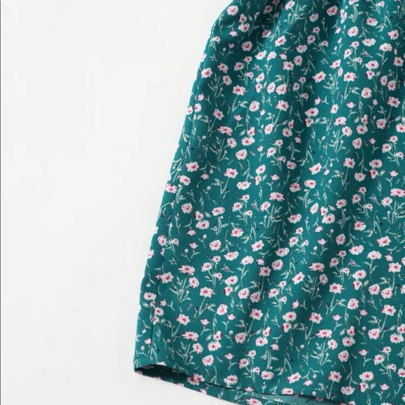 New floral cami Romper - Picture 5 of 5